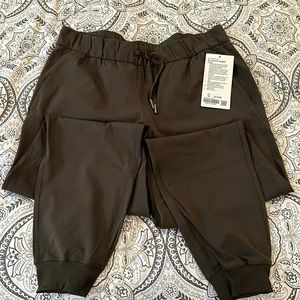 NWT Lululemon On the Fly Jogger - Olive